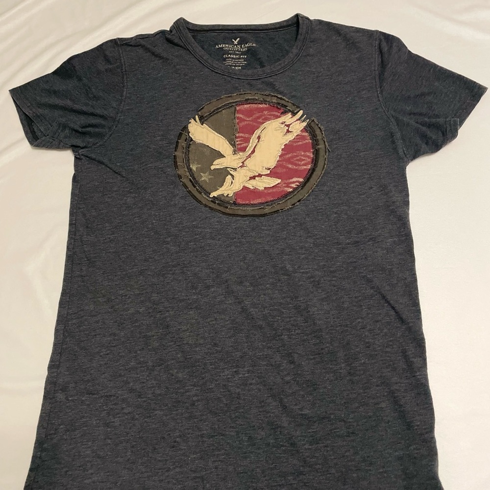 Men’s AE Distressed Eagle shirt. Gently used.